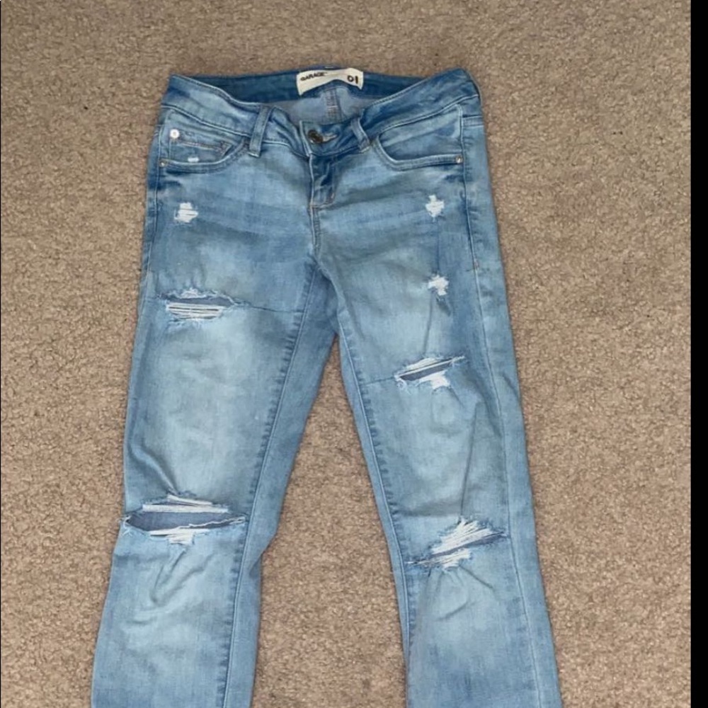 Light Wash Ripped Jeans